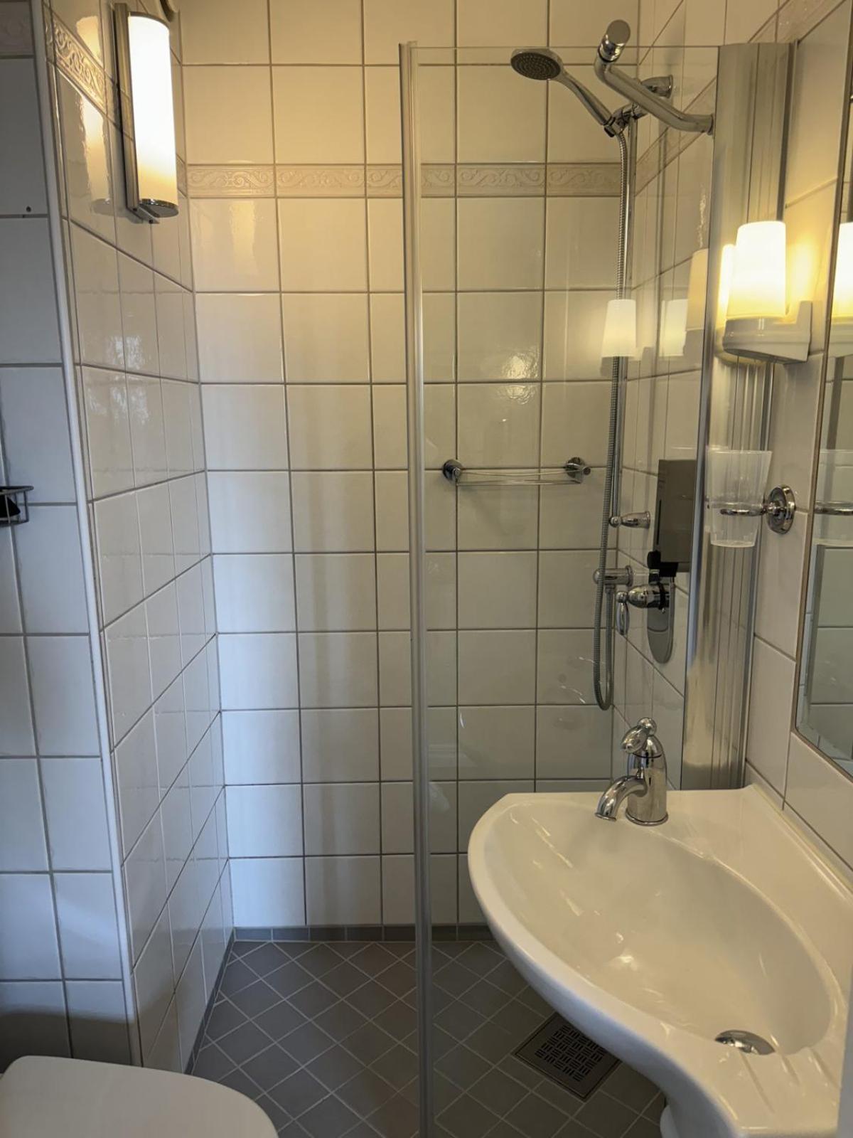 Hotel Tanum Gestgifveri Tanumshede Extérieur photo